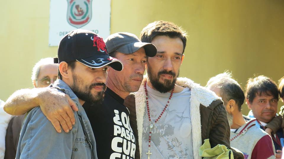Don Mariano Castro(centro) y sus hijos Adalberto y Néstor.  Foto: Noelia Ferreira