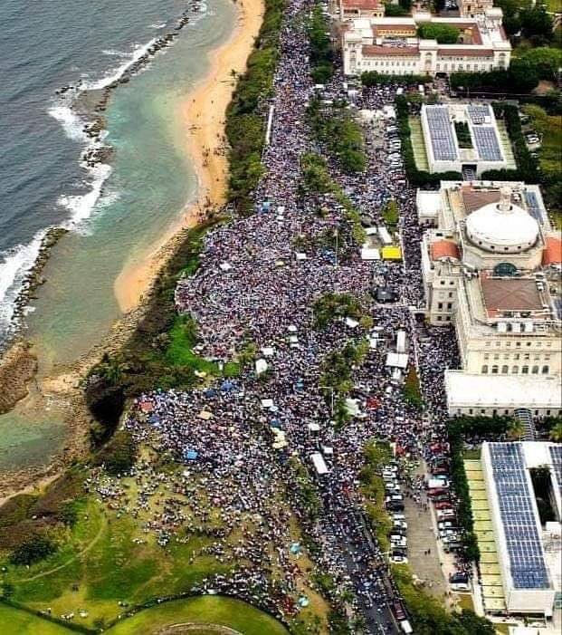 manifestantes-puerto-rico.jpg