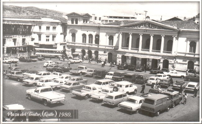 plaza_del_teatro_quito_1980_custom.jpg