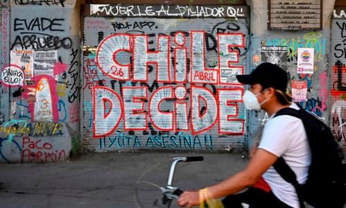 1603646824_chile-decide-en-las-urnas-el-futuro-de-la-constitucion-780x470.jpg