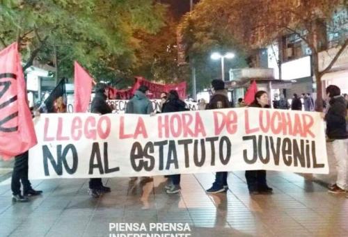 1_de_agosto_2018_chile_protesta_juvenil.jpg