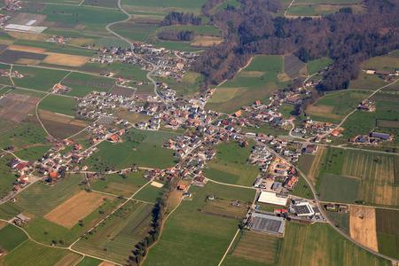 79939723-aesch-canton-lucerne-luzern-suiza-vista-aerea-fotografia-photo.jpg