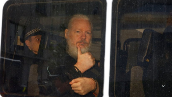 assange_detenido_diez_mobile_custom.png