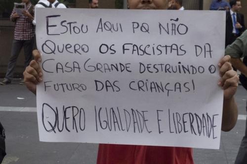 A moçada que desfilou em São Paulo na sexta feira 18 foi com as ideias claras   Foto: Nicole Presotto cartel sao paulo