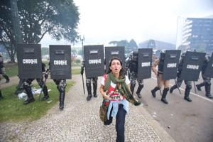 Protestas Curitiba choque contra professores Protestas Curitiba choque contra professores