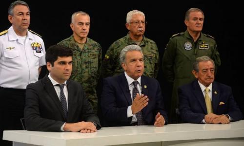 comandos_militares_presidente_ecuador.jpg