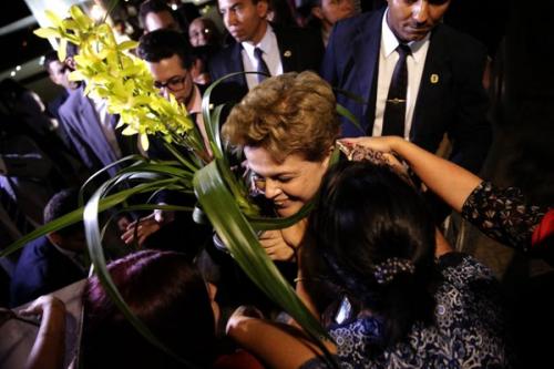 Foto: Telesur twitter dilma flores telesur twitter