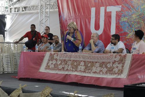 Mesa de apertura del Festival de la Utopía  Foto: Norma Odara/Brasil de Fato do que