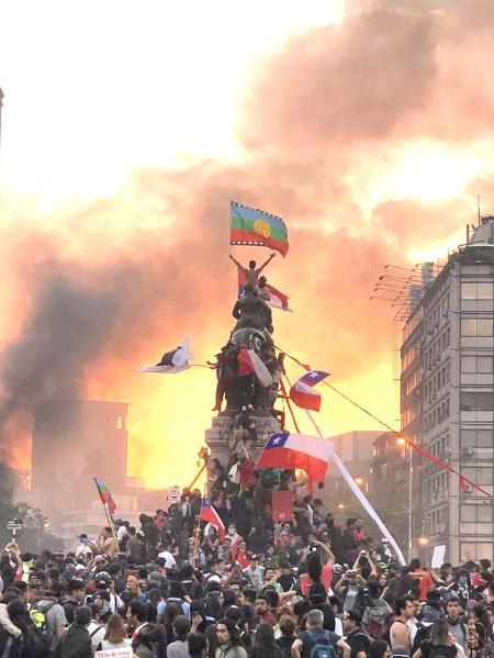 estatua_bandera_mapuche.jpg