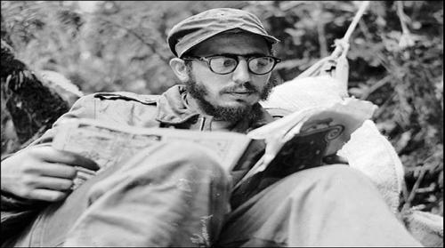 fidel leyendo