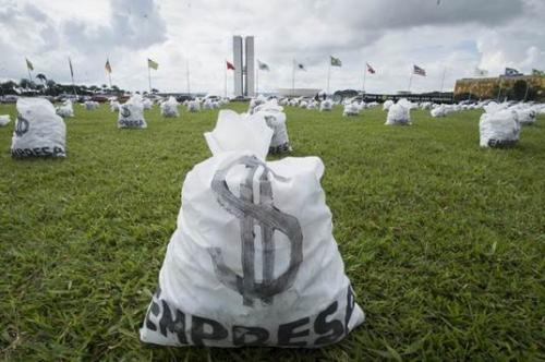 Protesto da CNBB em frente ao Congresso contra as doações empresariais em campanhas políticas. Foto: Marcelo Camargo / Agência Brasil image002