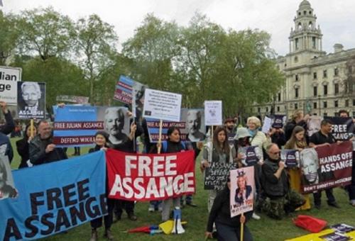 free_assange.jpg