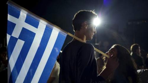 Os efeitos das medidas de austeridade afeta uma grande parcela da população bandera grecia