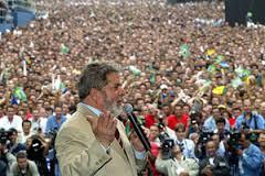 Lula não está sozinho: não brinquem com a democracia. Lula