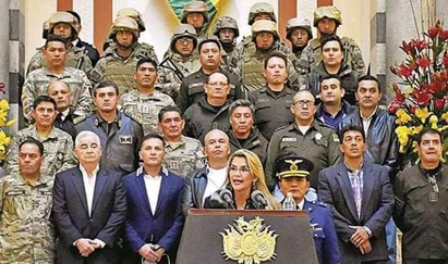 jeanine_anez_militares_bolivia.png