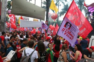 Ato pela democracia, na praça da Sé, em São Paulo, no dia 31 de março   Foto: Ricardo Stuckert/ Instituto Lula marcha brasil