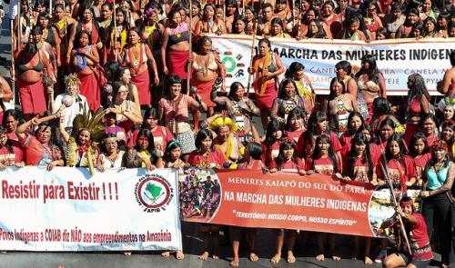 marcha_de_mujeres_indigenas_brasil.jpg