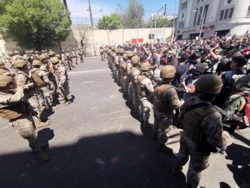 militares_protestas_chile.jpg