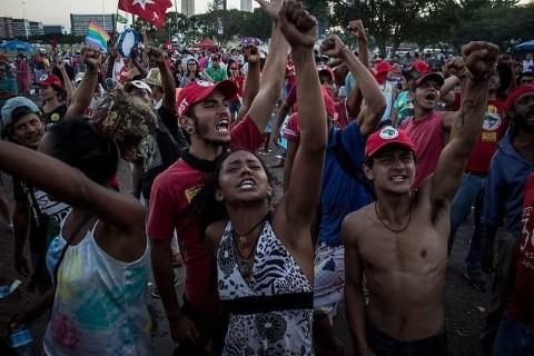 Acciones por la democracia, el último lunes (15) en Brasilia: Foto: Mídia Ninja movilizaciones mst brasilia mobile