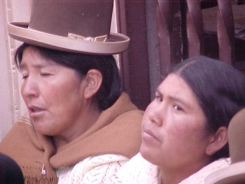 mujeres_indigenas_bolivia.jpg