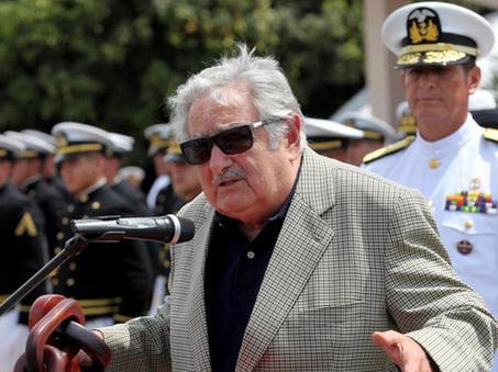 mujica andes.jpg mujica andes