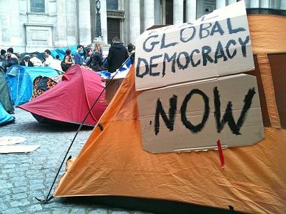 Foto: Wikipedia occupy london tent global democracy now peq   wikipedia
