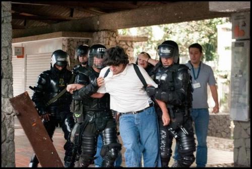 policias_represion_colombia.jpg