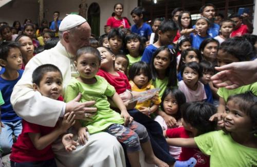 popefrancis-manila-696x452.jpg