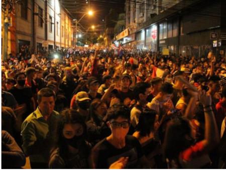 protestors_in_asuncion_paraguay.jpg