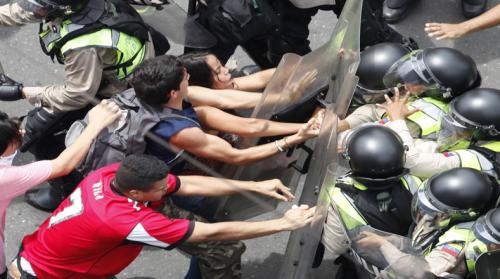 pueblo vs policia