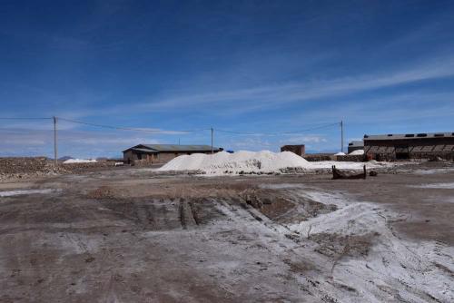 salar_de_uyuni_bolivia.jpg